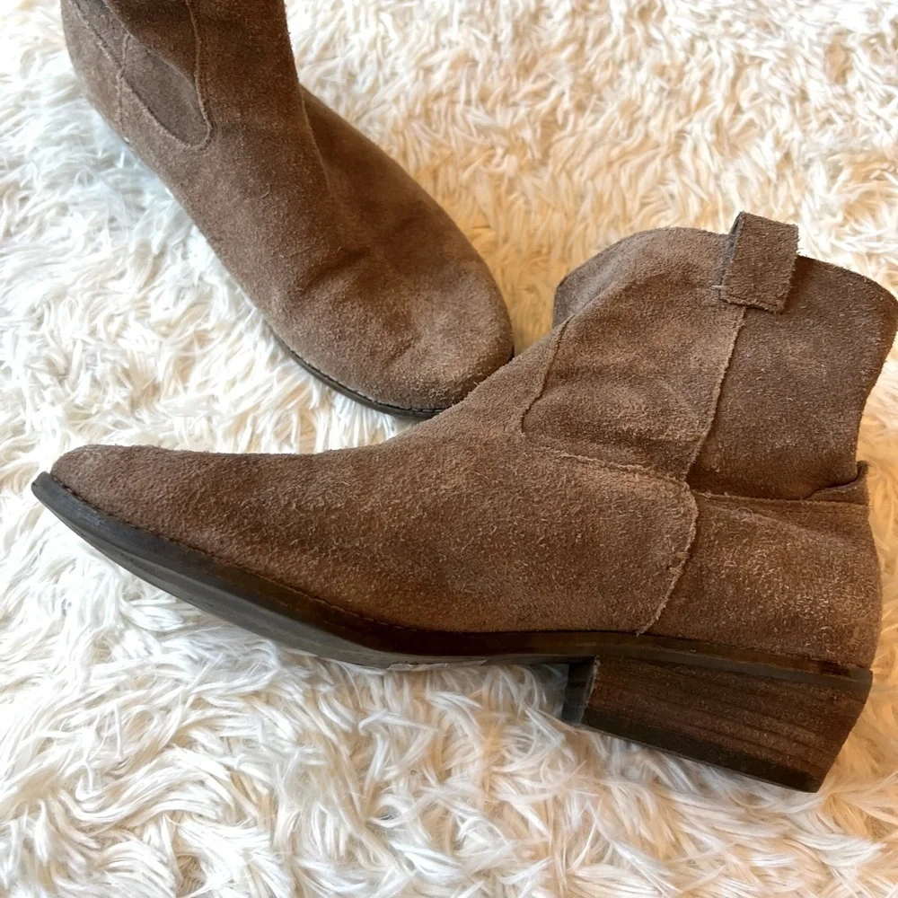 DV by Dolce Vita‎ suede pull on stacked wood heel ankle booties size 8 1/2